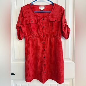 Valentine’s Day maternity mini hearts shirt size medium.  Super cute on!!